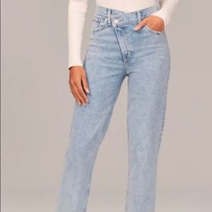 Abercrombie ultra high rise 90’s straight jean